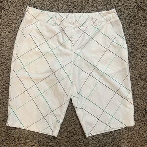 NIKE Women’s Golf Dri-Fit Poly Blend Flat Front White Plaid Golf Shorts Size 12